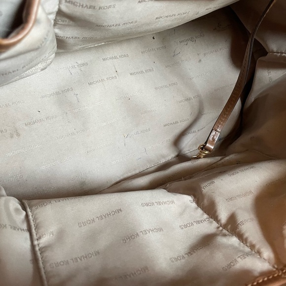 Michael Kors paisley tote    Spacious enough to - Picture 7 of 13